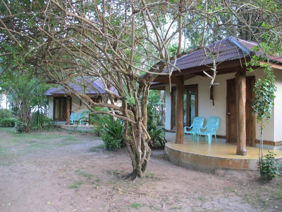 Koh Yao Noi Beach Resort Bagian luar foto