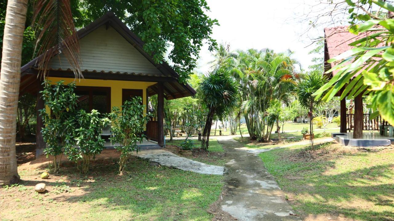 Koh Yao Noi Beach Resort Bagian luar foto