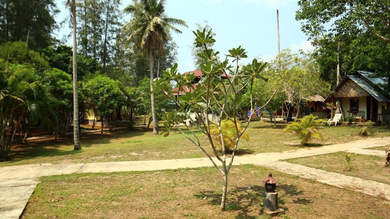 Koh Yao Noi Beach Resort Bagian luar foto